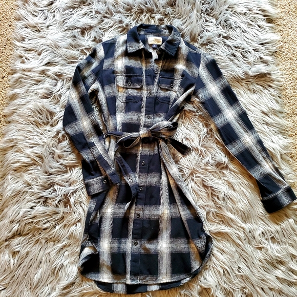 Universal Thread Dresses & Skirts - Universal Threads Plaid Shirt-dress, XS